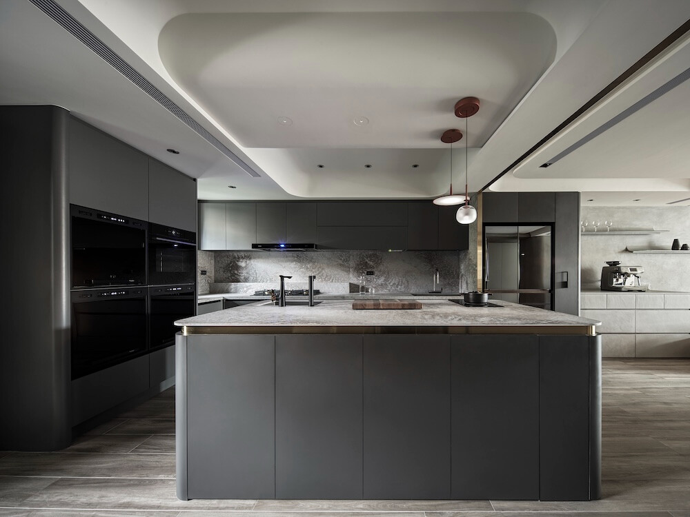 類型 4：獨立式中島（回字型中島）