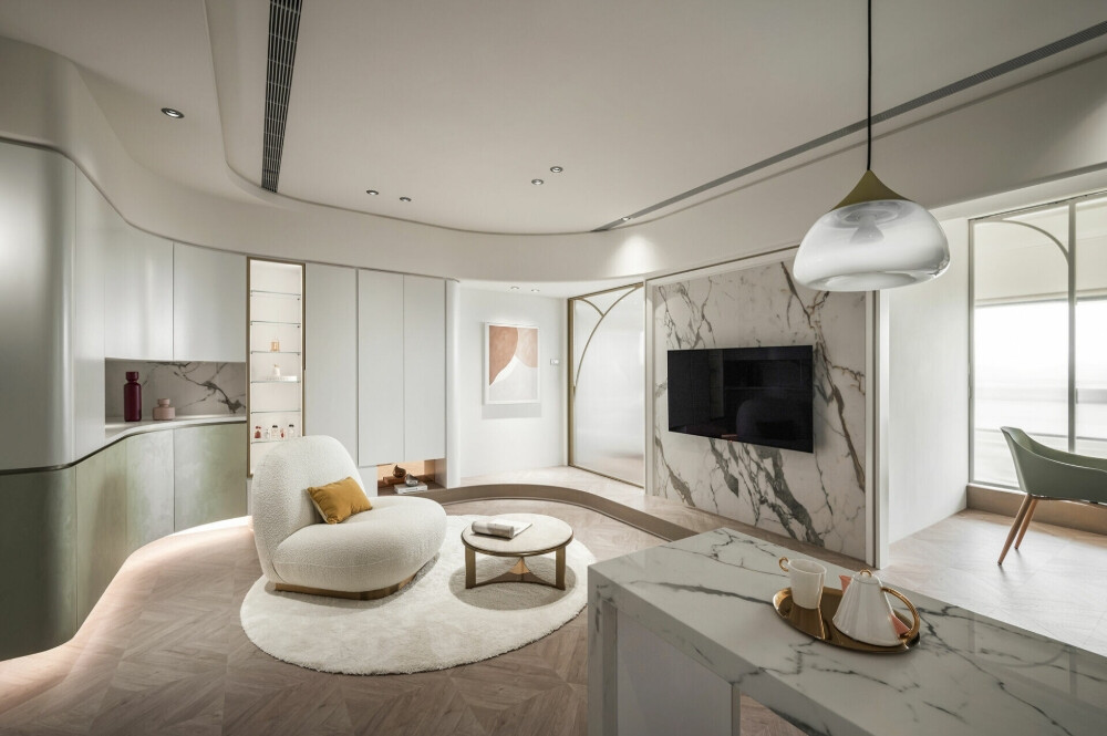 逸喬室內設計輕奢風客廳設計案例 【雲層間的對話】